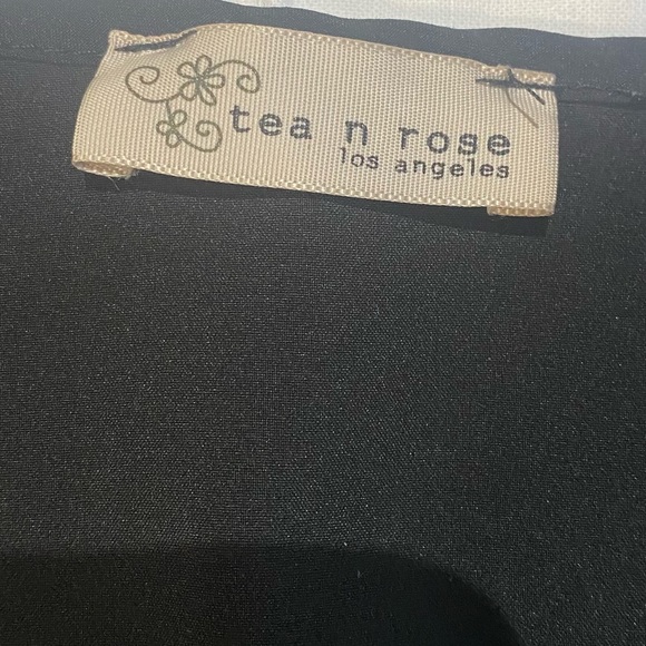 Tea n Rose Romper - Picture 7 of 8